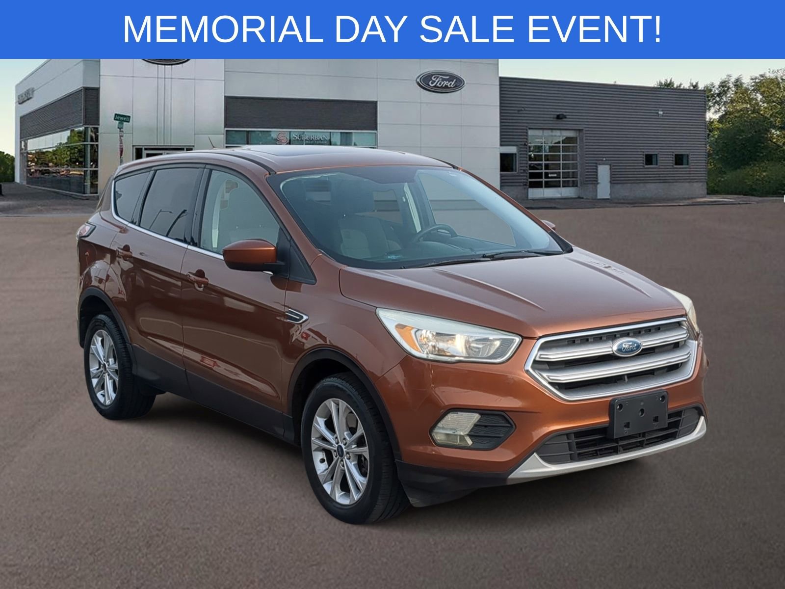 Used 2017 Ford Escape SE AWD/4WD image 2