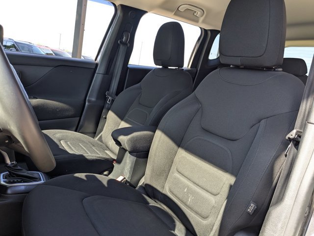 Used 2018 Jeep Renegade Latitude image 12