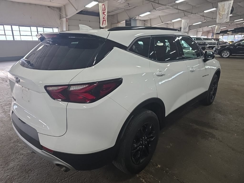 Used 2021 Chevrolet Blazer LT FWD image 2