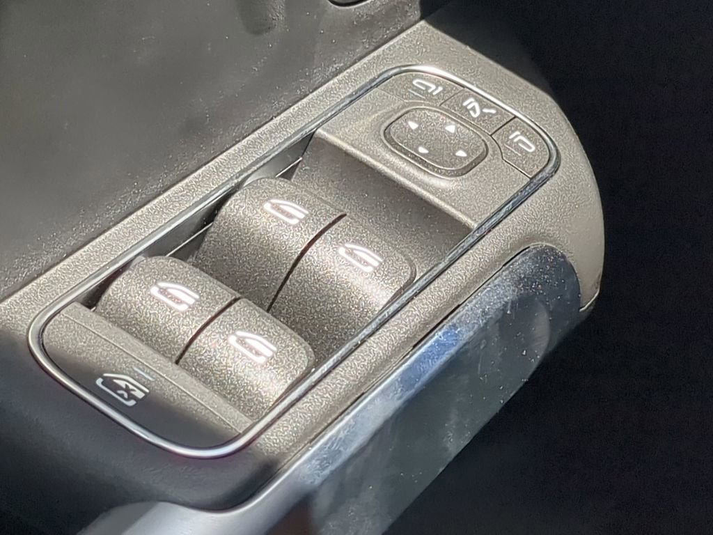 New 2025 Mercedes-Benz GLB 250 GLB 250 image 10