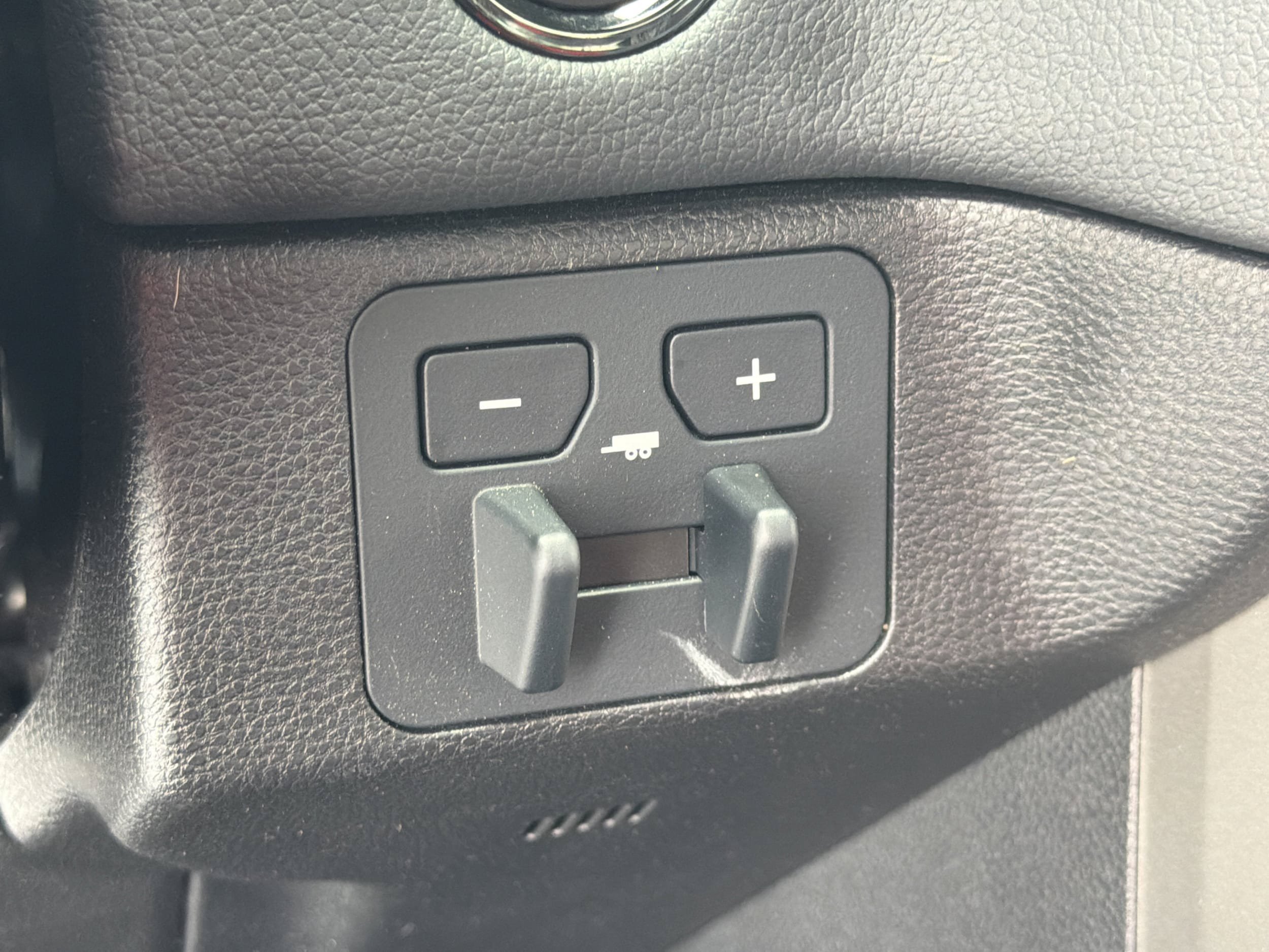 Certified 2025 Toyota Tundra Limited AWD/4WD image 14