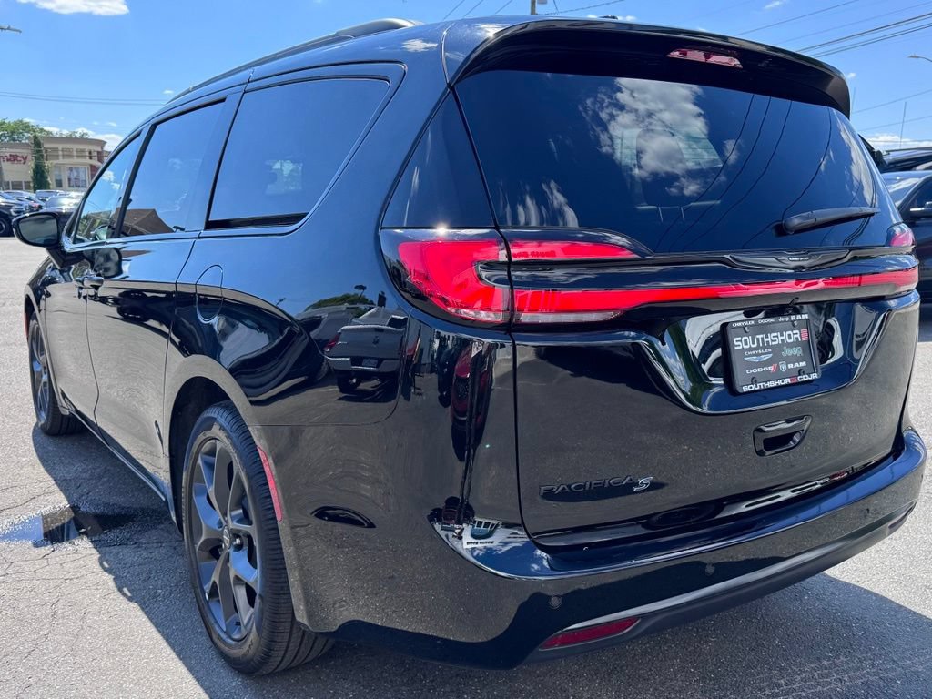 Used 2026 Chrysler Pacifica Select w/ S Appearance Package FWD image 5