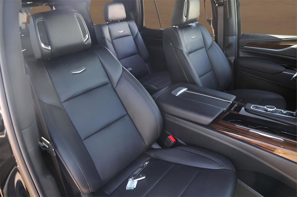 Certified 2024 Cadillac Escalade Luxury image 33