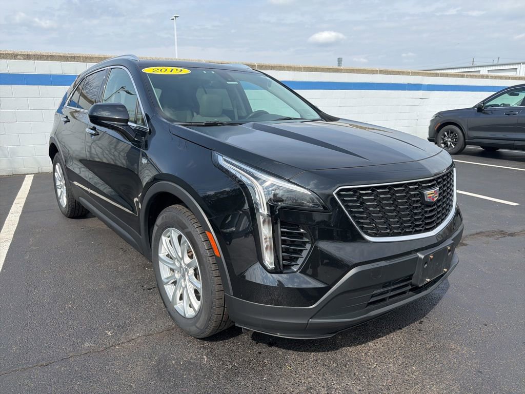 Used 2019 Cadillac XT4 Luxury w/ Cold Weather Package image 7