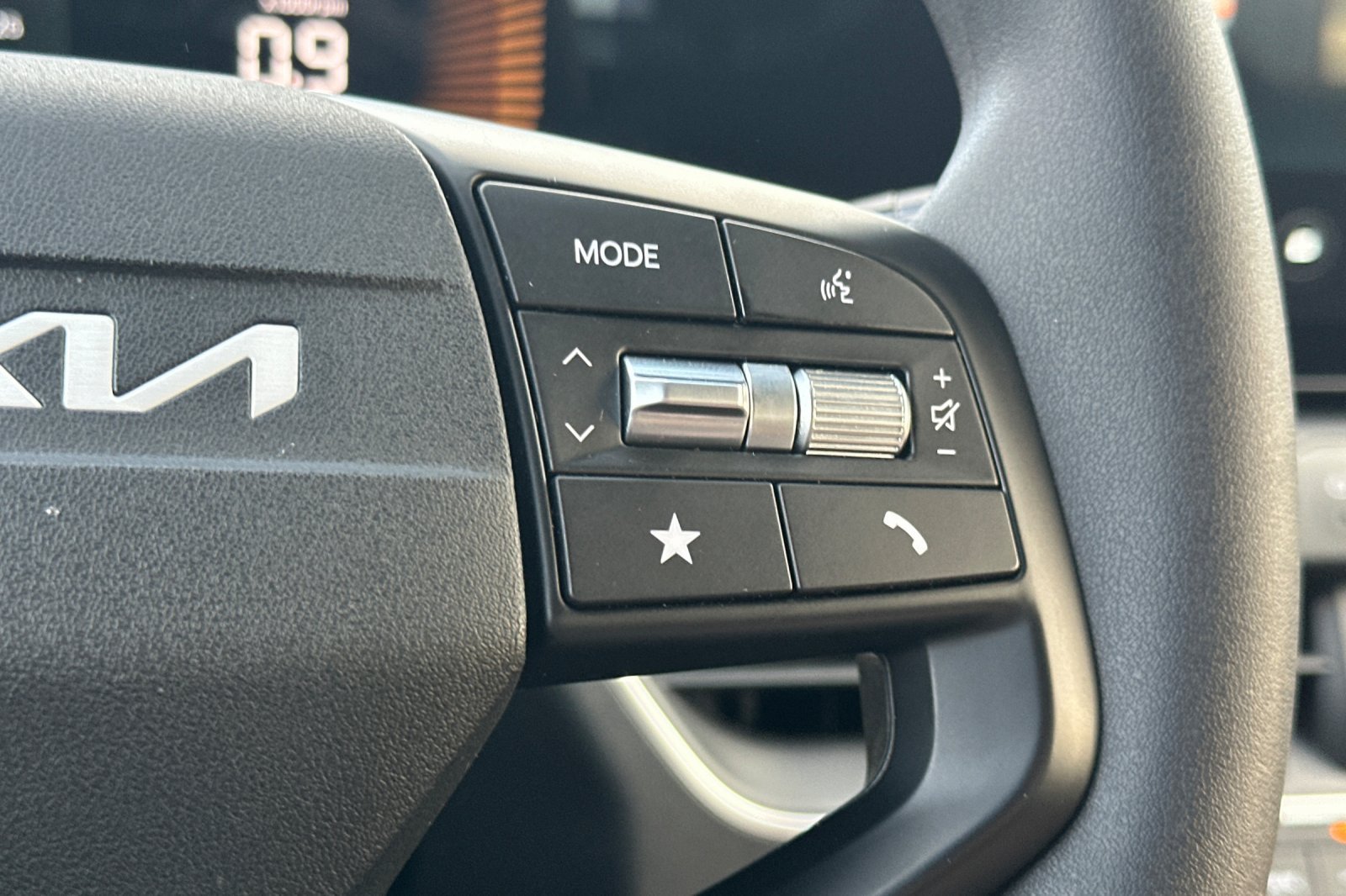 Used 2025 Kia K4 FWD image 35