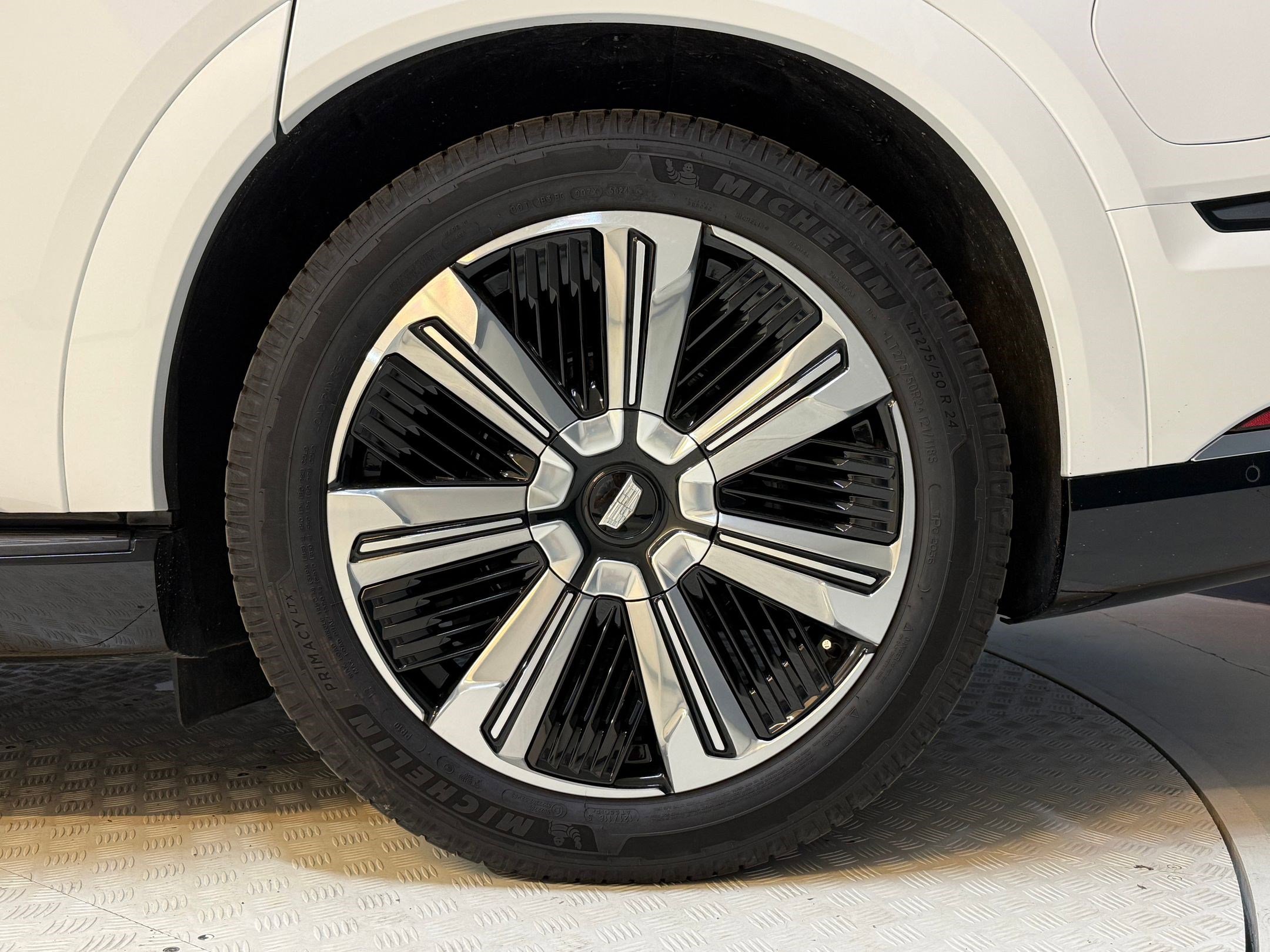 New 2025 Cadillac Escalade IQ Luxury 1 w/ Smart Trailering package image 11