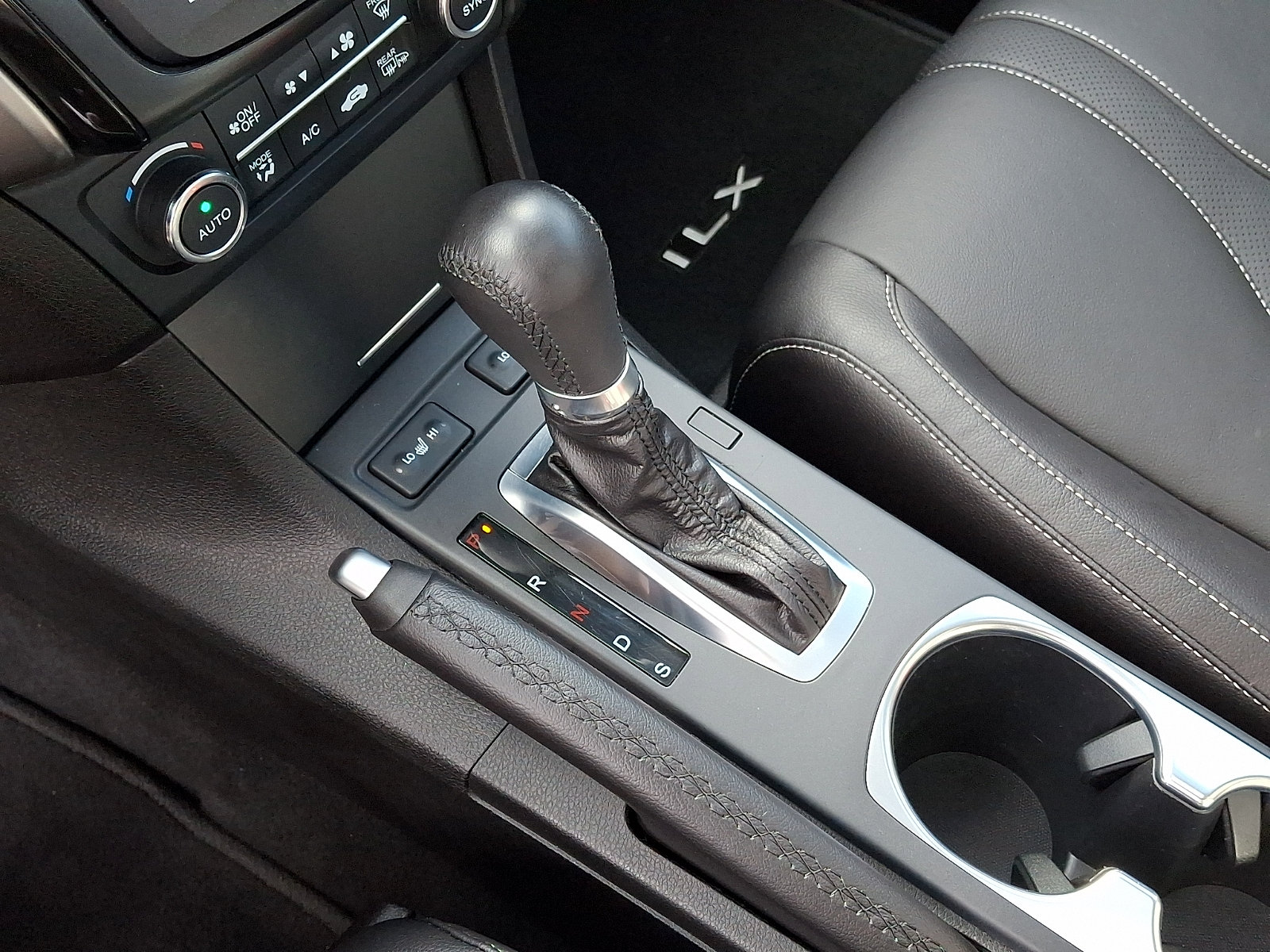 Certified 2020 Acura ILX w/ Technology Package FWD image 15