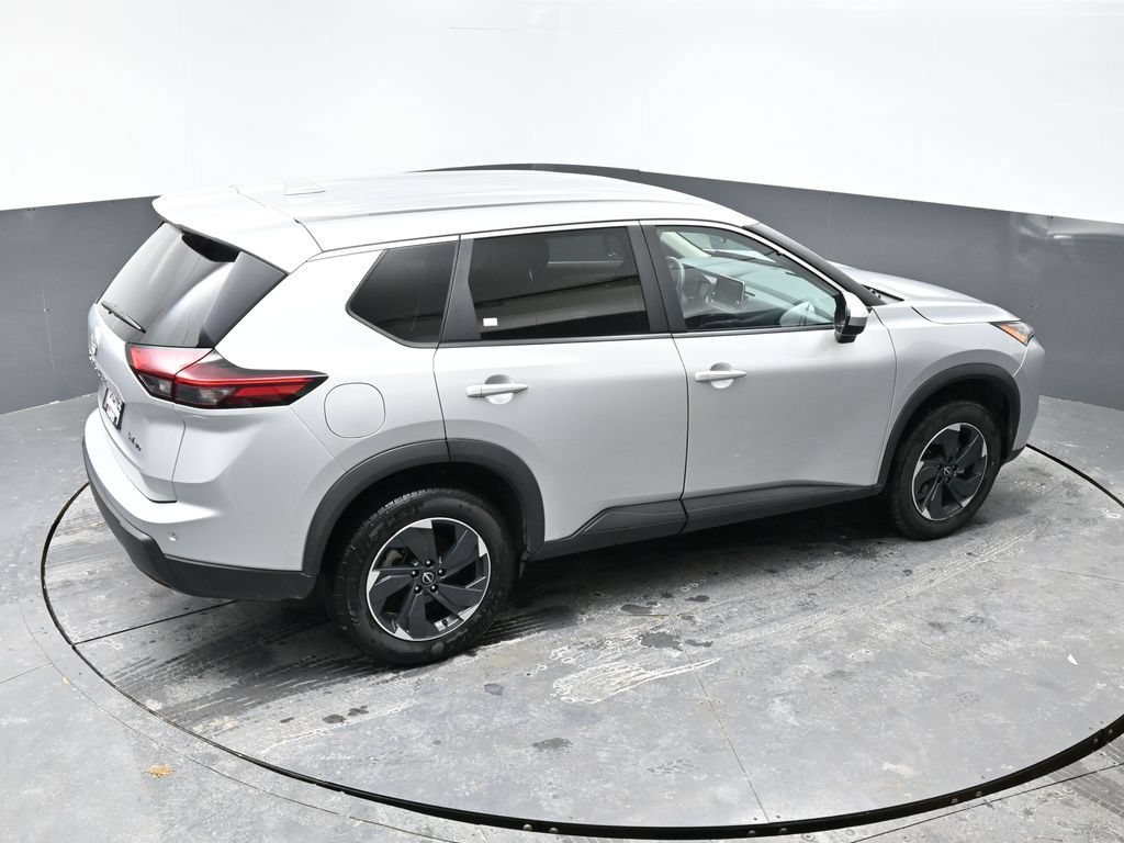 Used 2024 Nissan Rogue SV AWD/4WD image 40