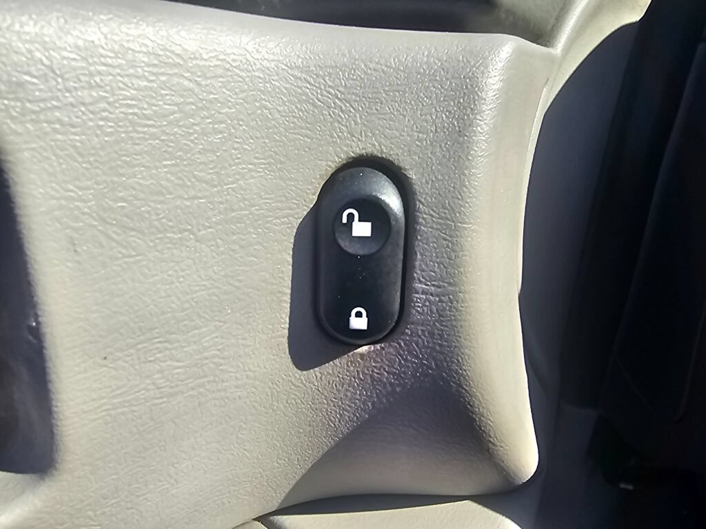 Used 2000 Ford Taurus SES FWD image 21