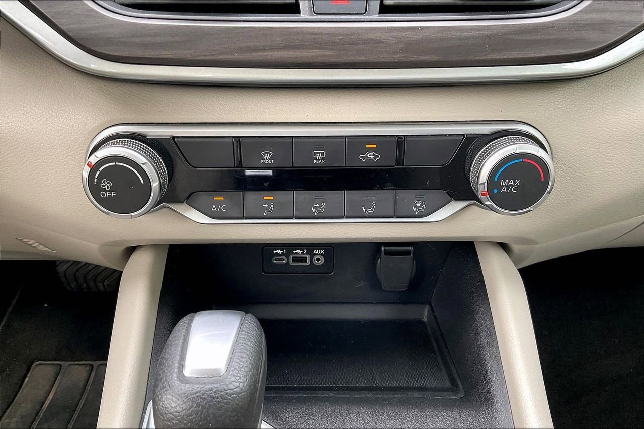 Used 2025 Nissan Altima 2.5 SV FWD image 17