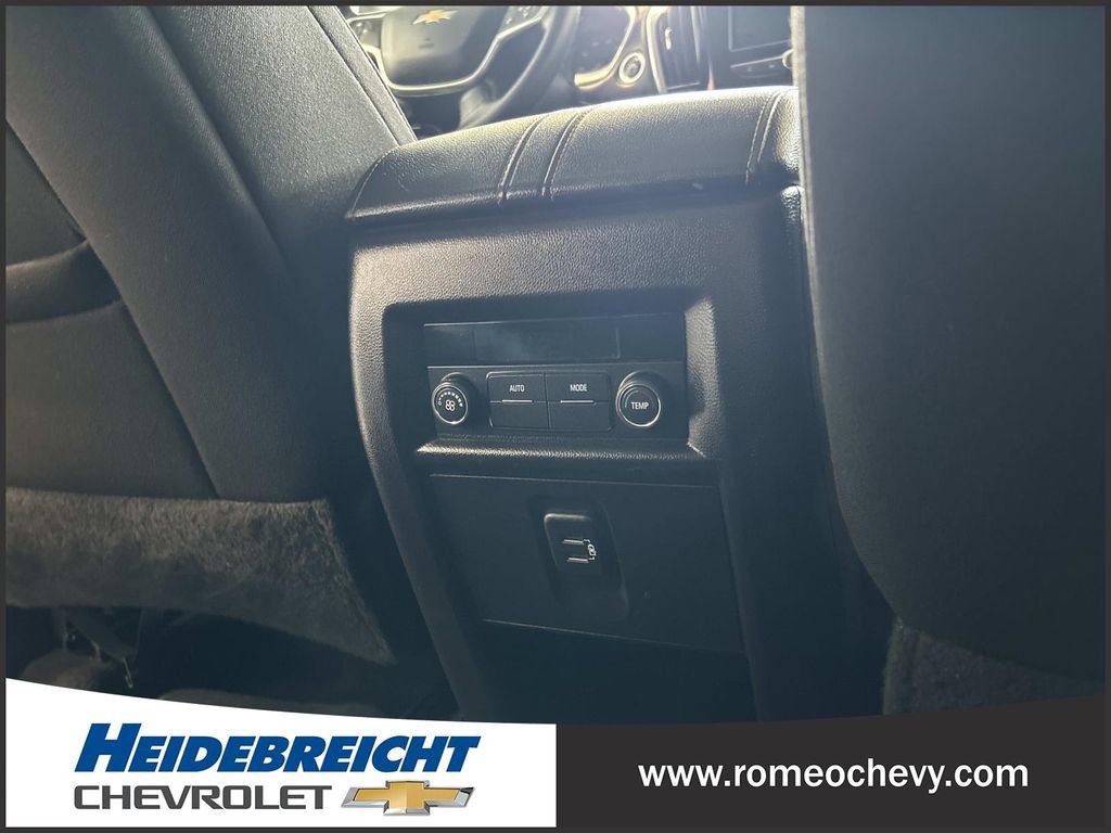 Used 2021 Chevrolet Traverse LS FWD image 17