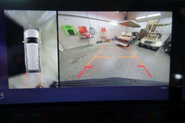 New 2026 Cadillac Escalade ESV Luxury w/ LPO, Radiant Package image 14