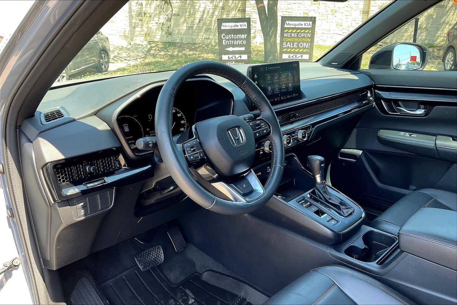 Used 2023 Honda CR-V Sport Touring image 2