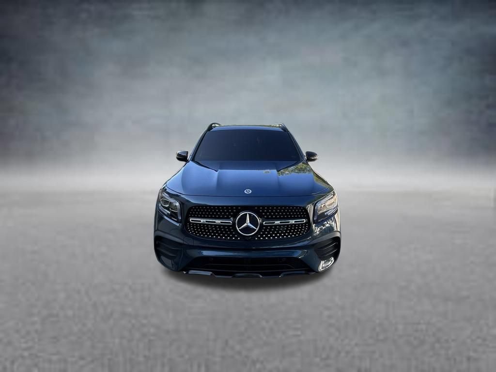 Used 2023 Mercedes-Benz GLB 250 image 2