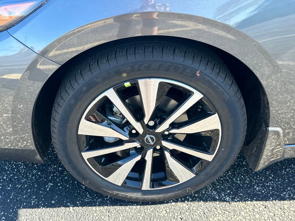 New 2025 Nissan Sentra SV w/ SV Premium Package image 36