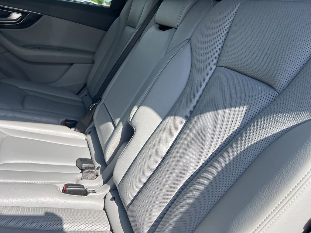 Used 2019 Audi Q7 3.0T Premium Plus w/ Premium Plus Package AWD/4WD image 12