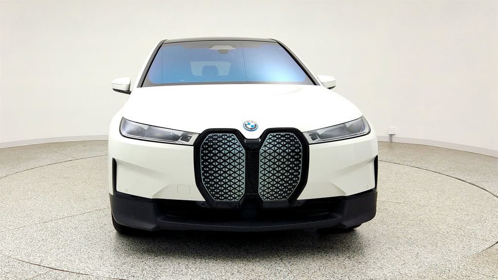 Used 2023 BMW iX xDrive50 w/ Premium Package AWD/4WD image 2