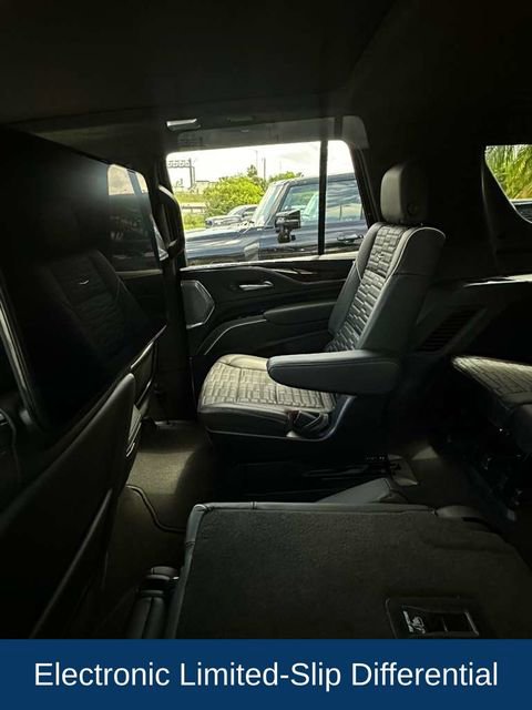 Used 2024 Cadillac Escalade Sport Platinum w/ LPO, ONYX Package AWD/4WD image 12