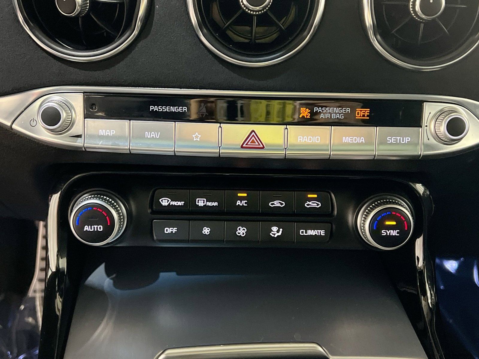 Used 2023 Kia Stinger GT2 image 17