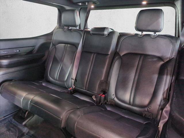 Used 2024 Jeep Wagoneer Series III AWD/4WD image 19