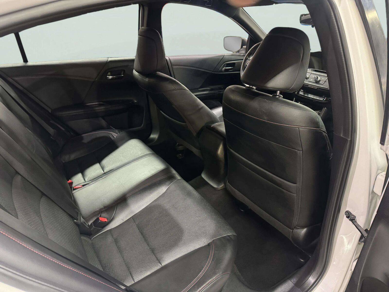Used 2017 Honda Accord Sport Special Edition image 32
