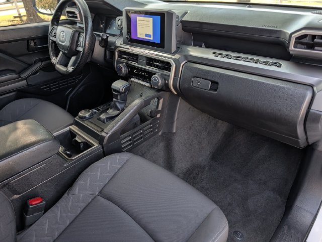 Certified 2026 Toyota Tacoma SR5 AWD/4WD image 32
