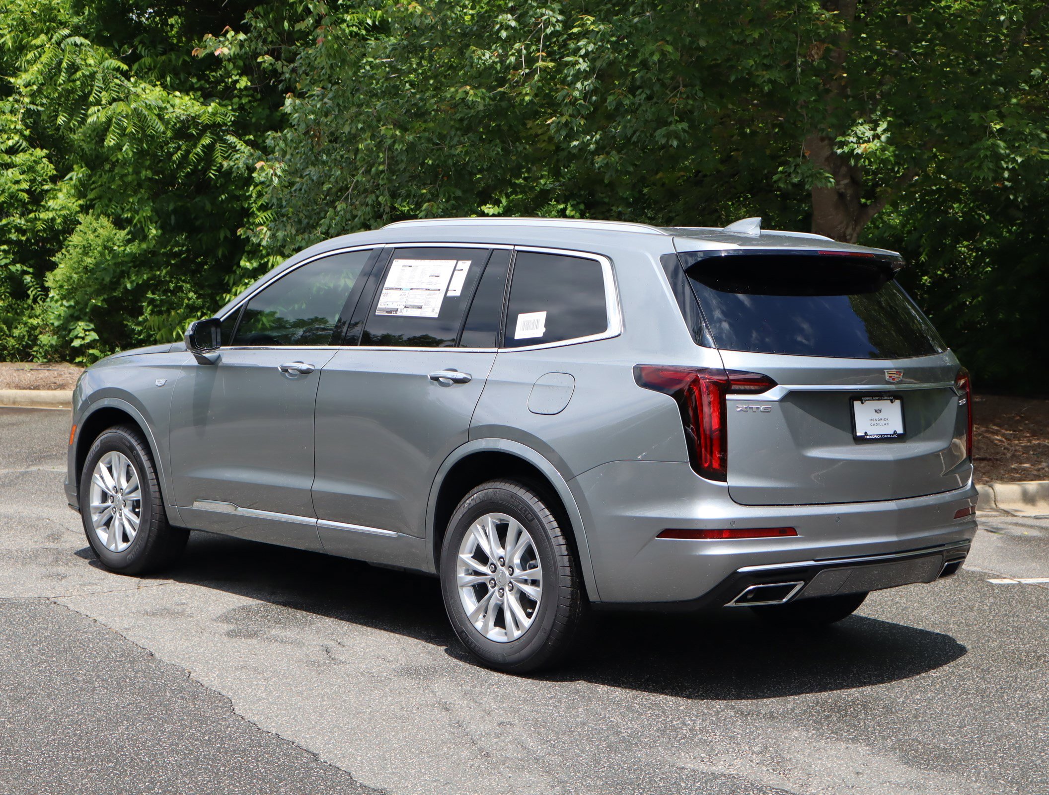 New 2025 Cadillac XT6 Luxury image 5