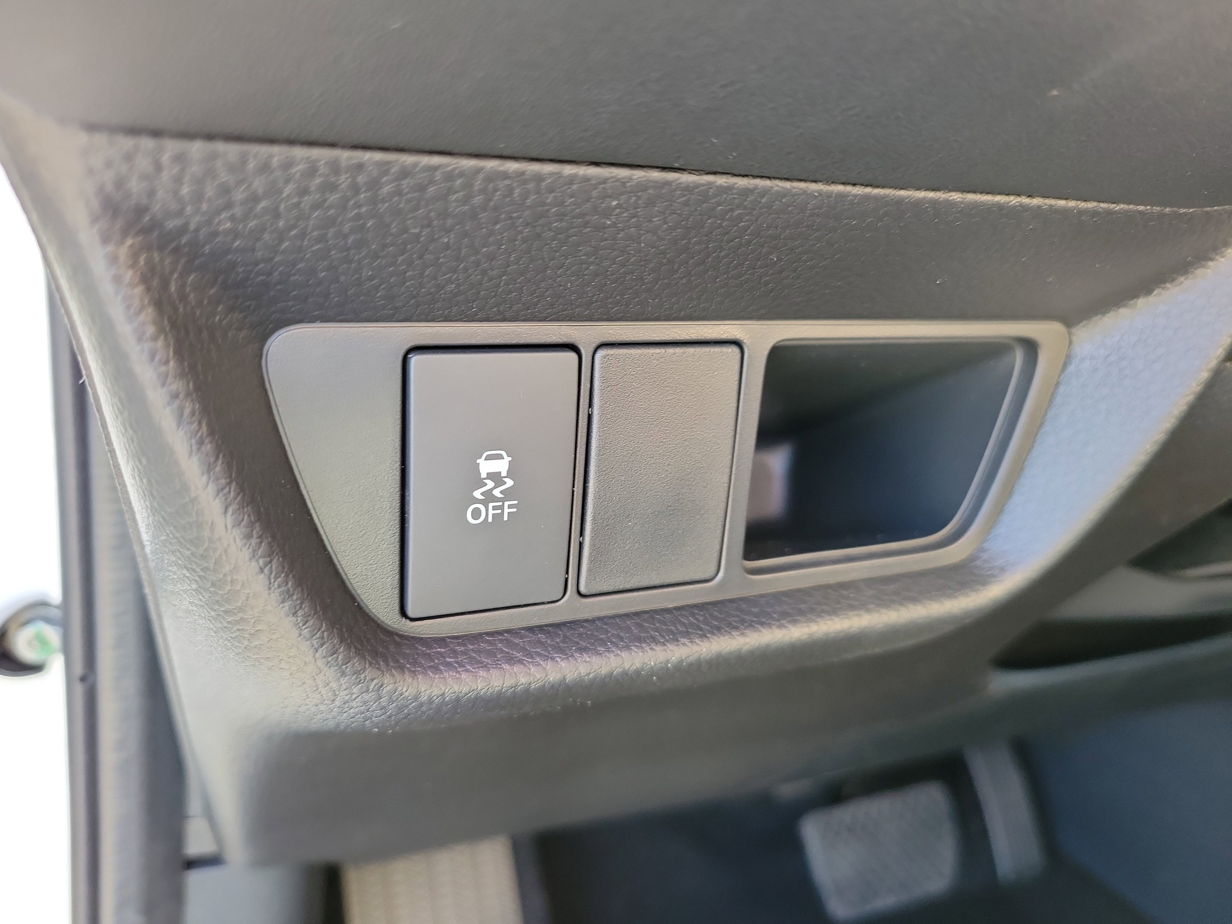 New 2026 Honda HR-V LX image 32