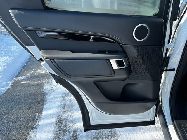 Used 2023 Land Rover Discovery S R-Dynamic image 13