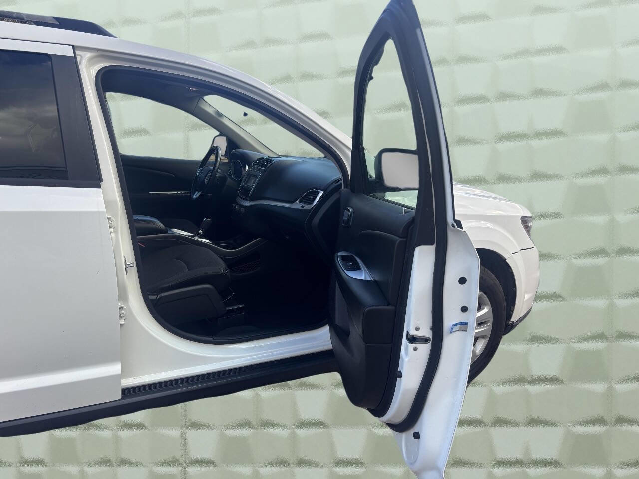 Used 2019 Dodge Journey SE w/ Connectivity Group image 12