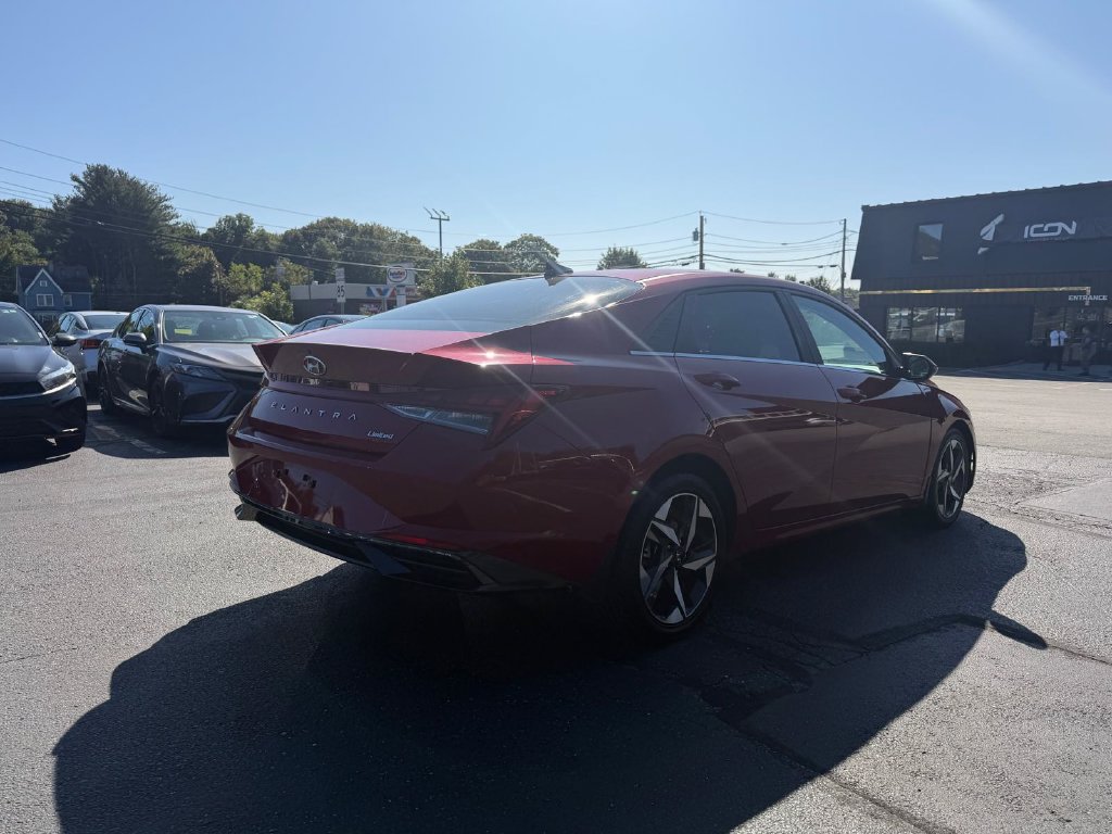 Used 2023 Hyundai Elantra Limited FWD image 5