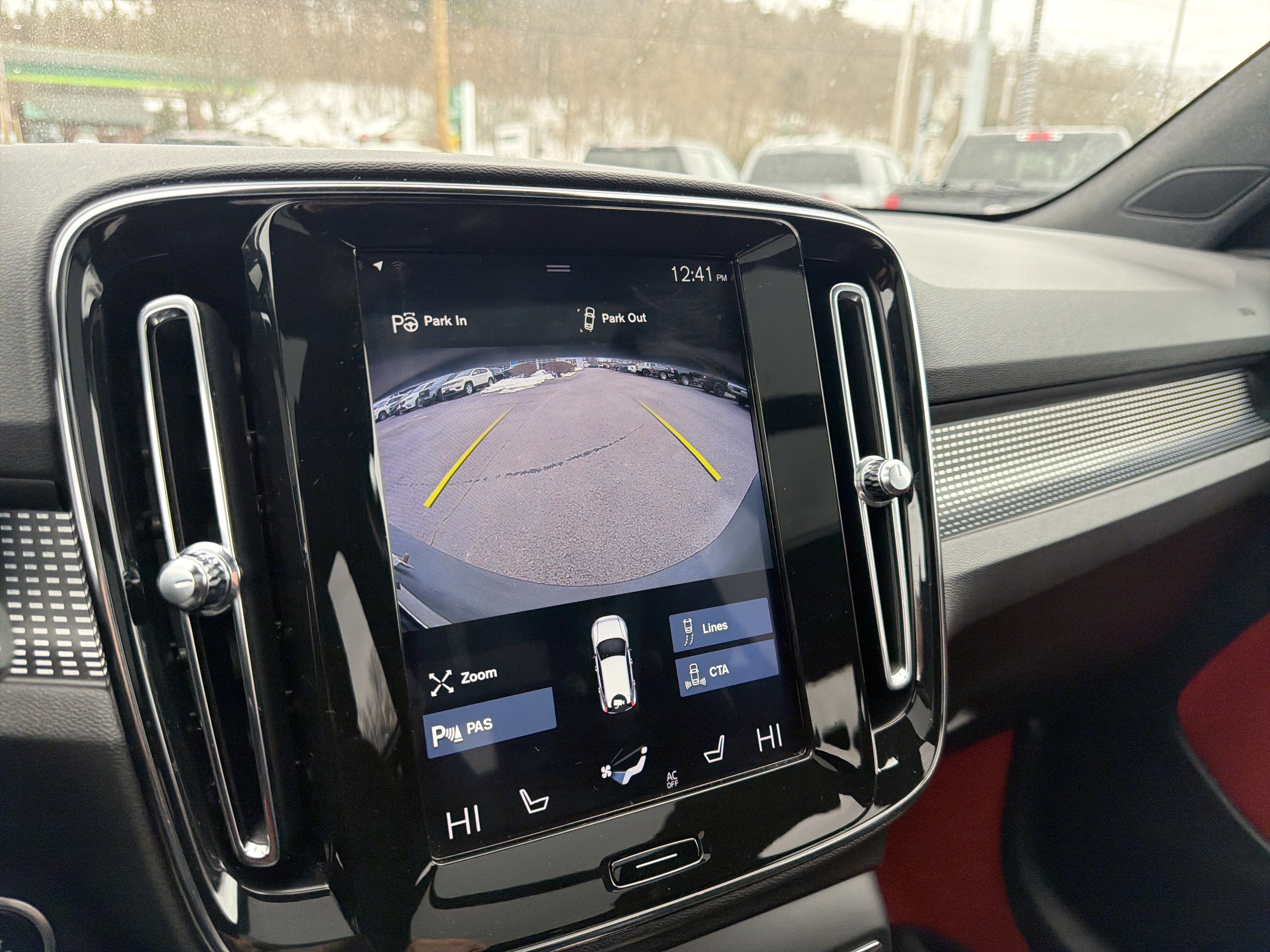 Used 2019 Volvo XC40 T5 R-Design image 21