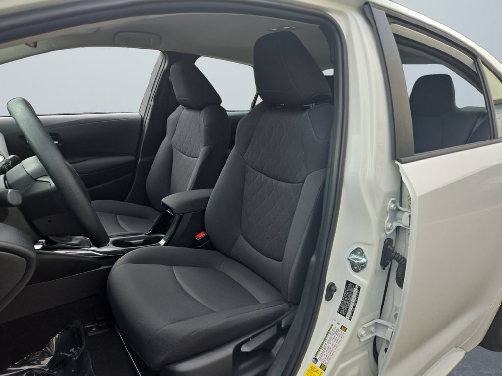 Used 2021 Toyota Corolla LE FWD image 9