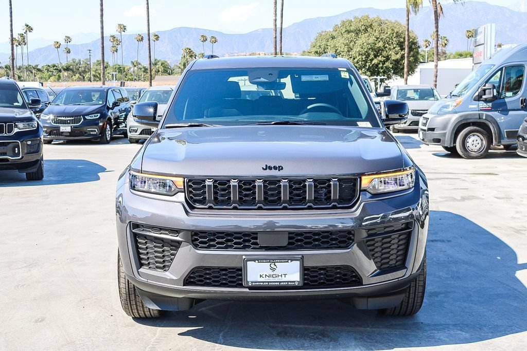 New 2026 Jeep Grand Cherokee Altitude RWD image 3