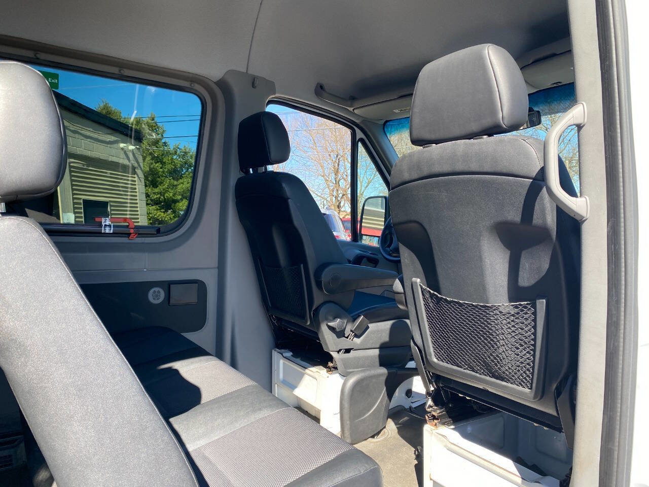 Used 2010 Freightliner Sprinter 2500 image 19