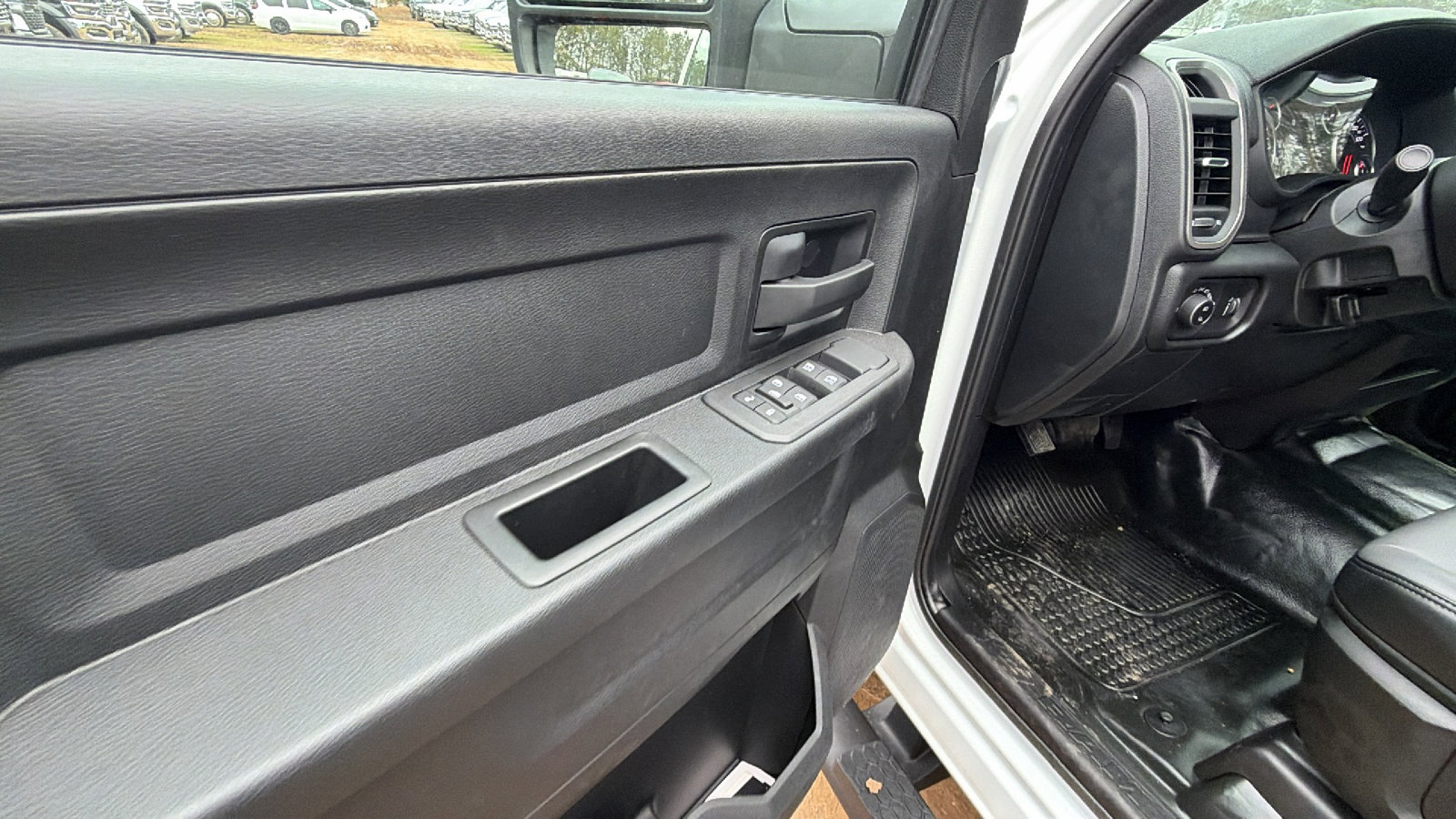 New 2026 RAM 2500 Tradesman w/ Chrome Appearance Group AWD/4WD image 16