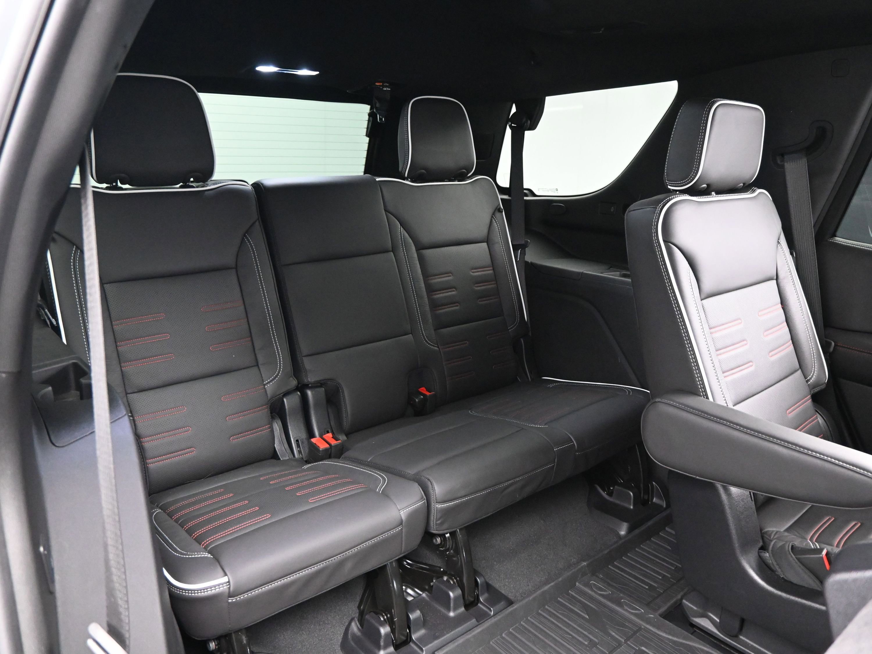 Used 2025 GMC Yukon AT4 Ultimate image 15