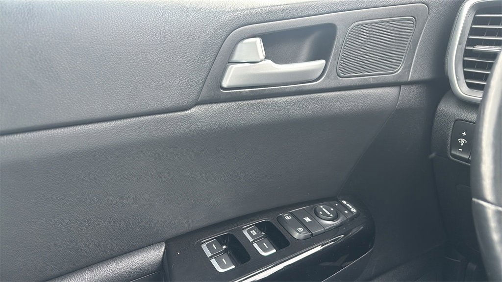 Used 2018 Kia Sportage EX w/ EX Premium Package image 18