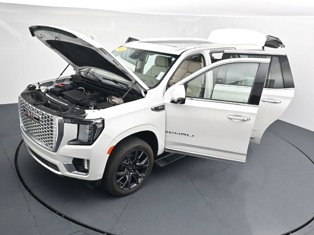 Used 2024 GMC Yukon Denali w/ Advanced Technology Package AWD/4WD image 43