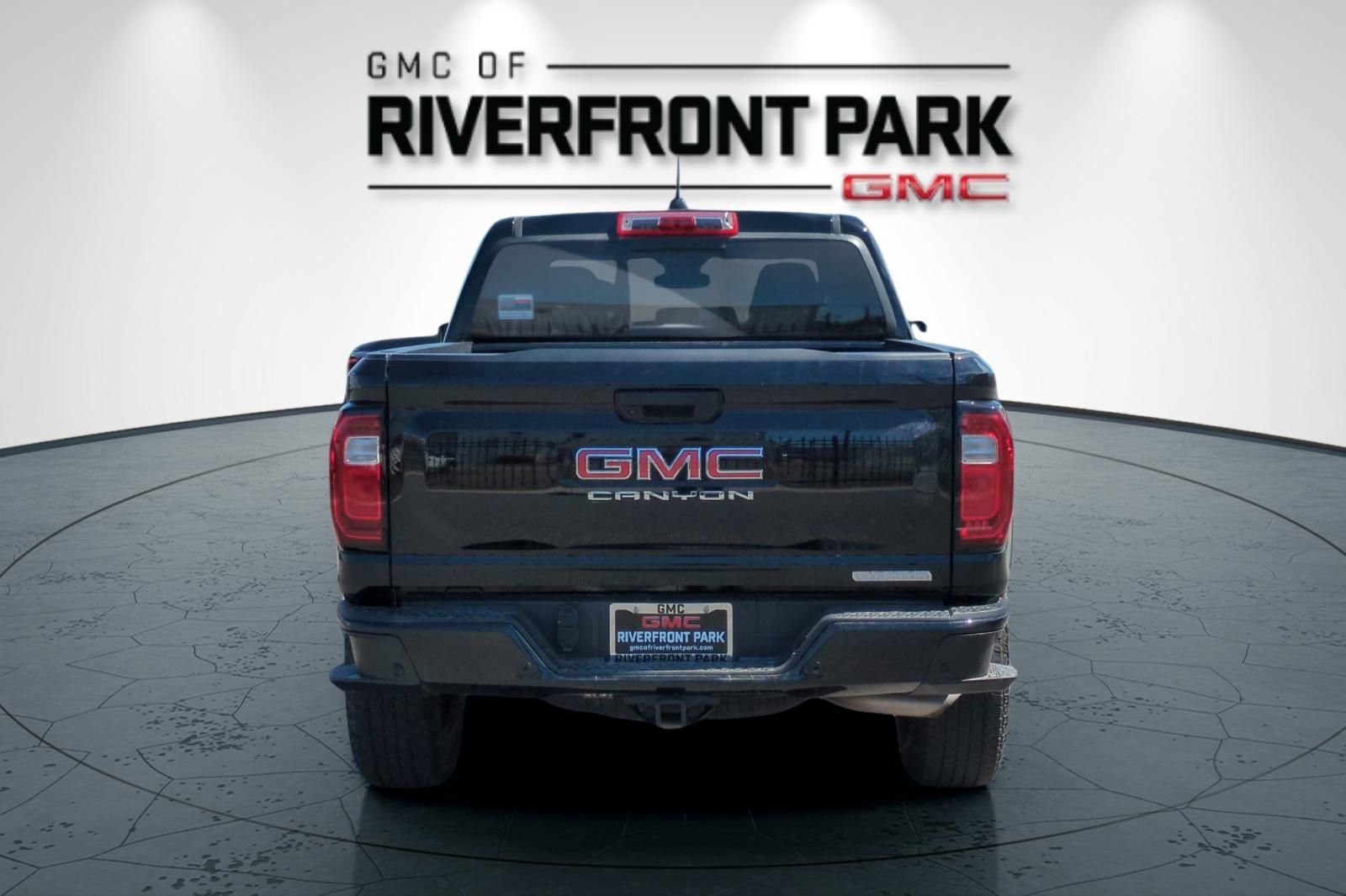 Used 2025 GMC Canyon Elevation AWD/4WD image 4