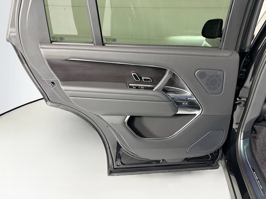 New 2026 Land Rover Range Rover Long Wheelbase SE AWD/4WD image 28