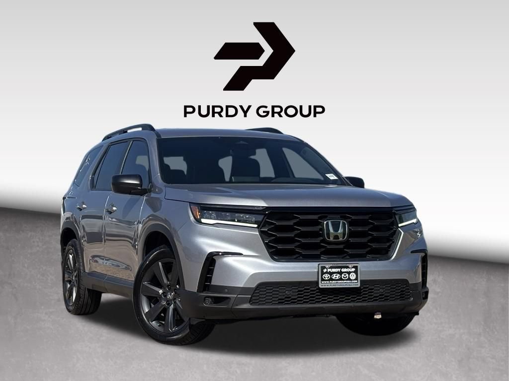 Used 2025 Honda Pilot Sport image 1