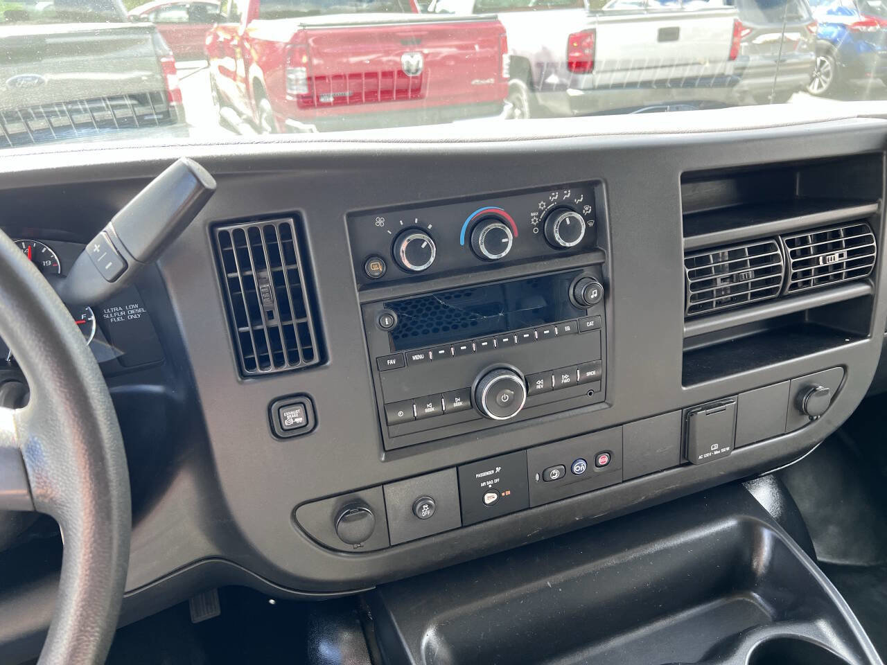 Used 2018 GMC Savana 2500 Extended image 16