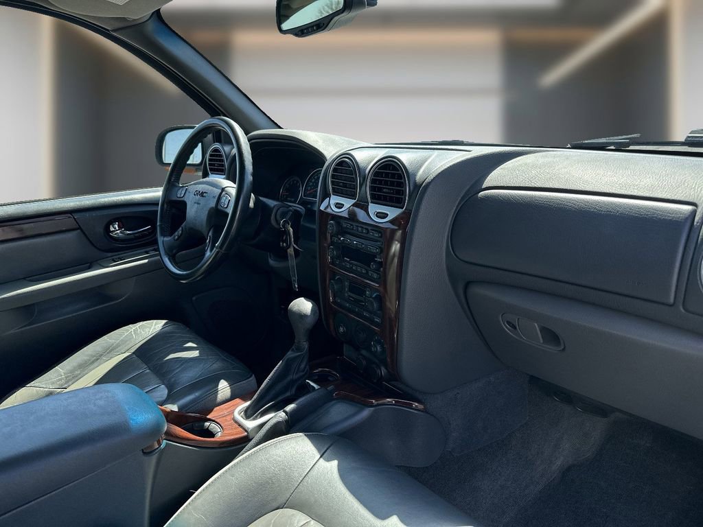 Used 2004 GMC Envoy SLT image 6