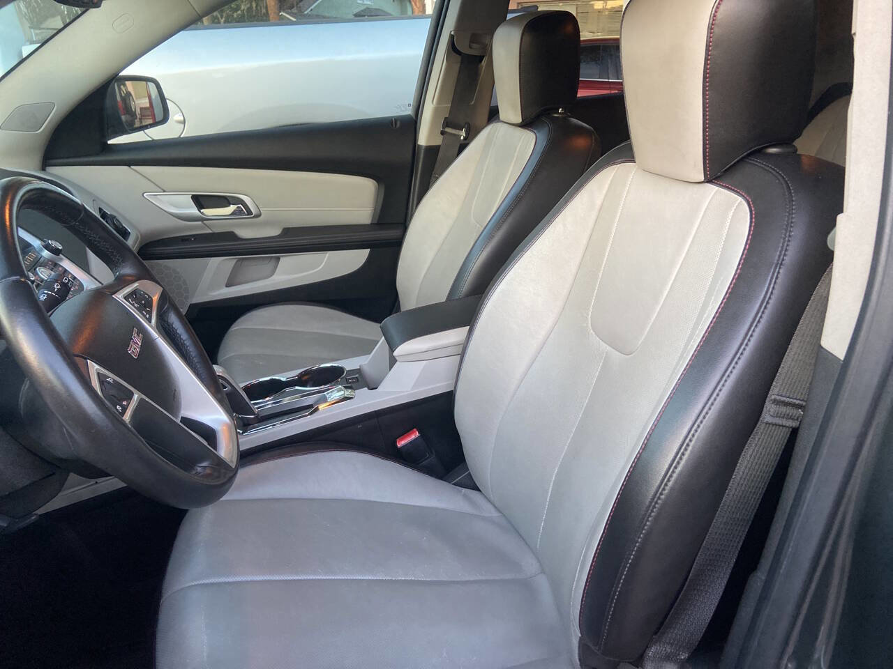 Used 2011 GMC Terrain SLT FWD image 6