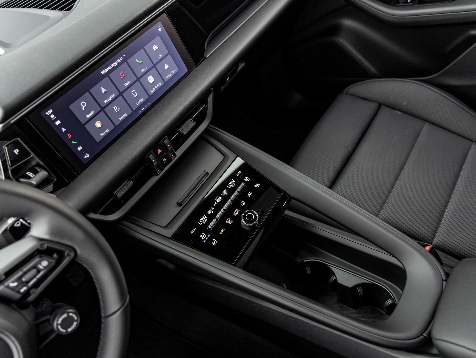 Certified 2026 Porsche Macan 4 Electric AWD/4WD image 29