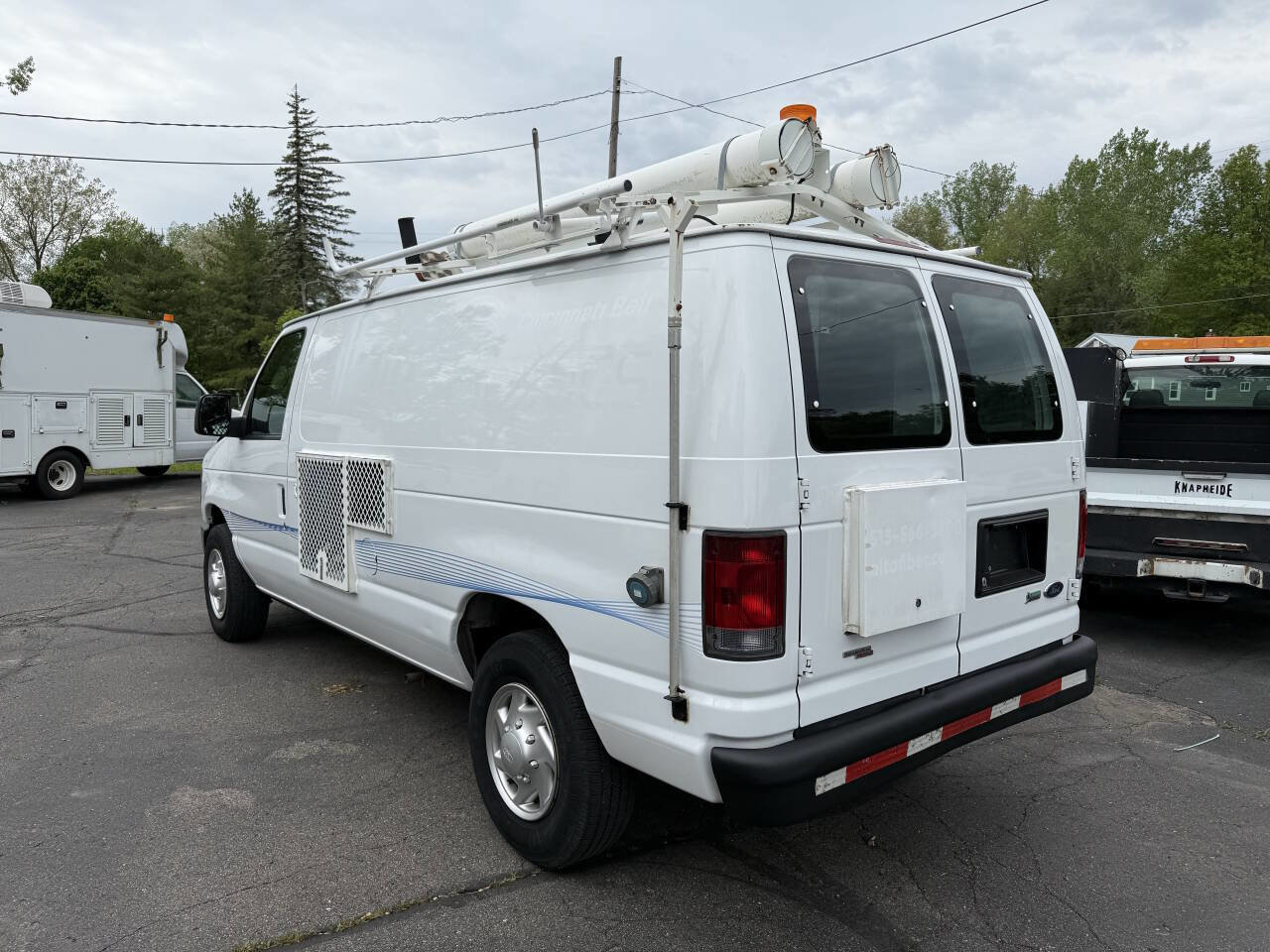 Used 2011 Ford E-250 and Econoline 250 w/ PWR Group image 7