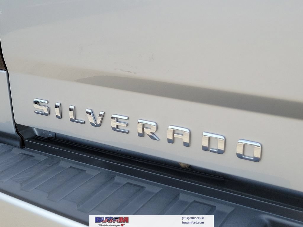 Used 2017 Chevrolet Silverado 1500 Custom w/ Custom Convenience Package RWD image 7
