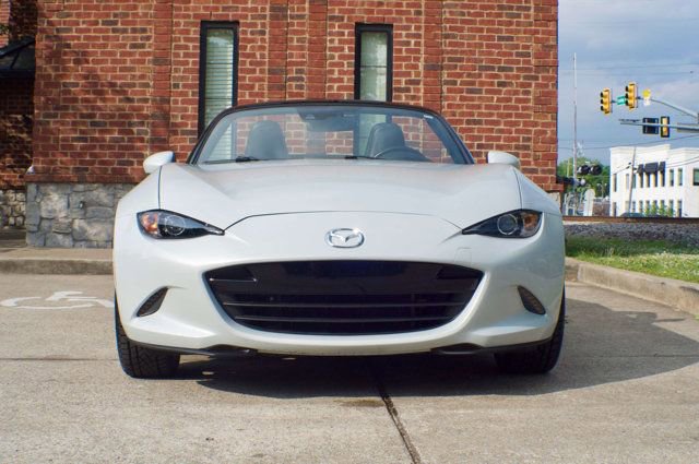 Used 2018 MAZDA MX-5 Miata Grand Touring RWD image 2