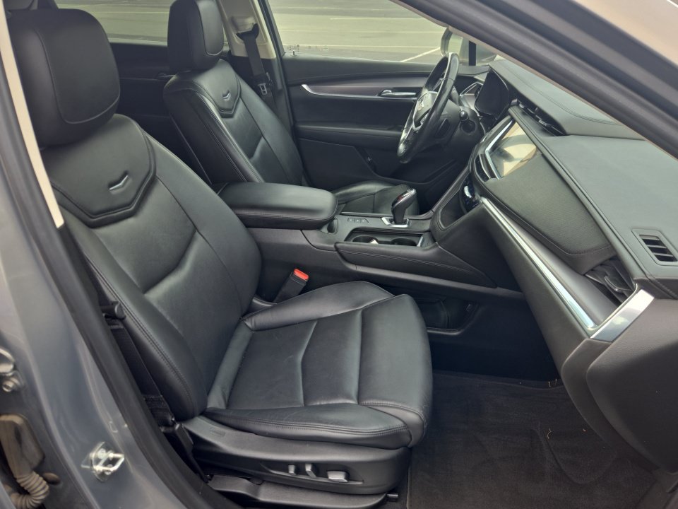 Used 2018 Cadillac XT5 Premium Luxury AWD/4WD image 32